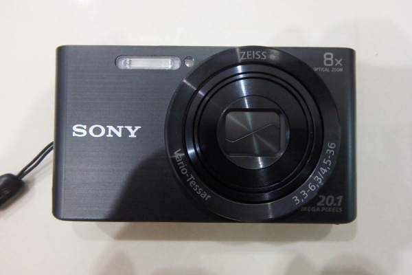 กล้อง SONY รุ่น DSC-W830 สีดำ 20.1 MP ซอง ที่ชาร์ท เมม 8 GB สภาพใหม่ ส่งฟรี