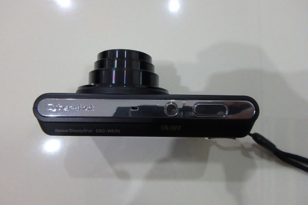กล้อง SONY รุ่น DSC-W830 สีดำ 20.1 MP ซอง ที่ชาร์ท เมม 8 GB สภาพใหม่ ส่งฟรี