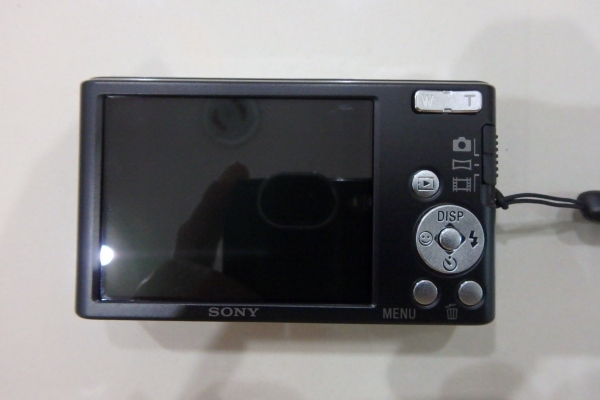 กล้อง SONY รุ่น DSC-W830 สีดำ 20.1 MP ซอง ที่ชาร์ท เมม 8 GB สภาพใหม่ ส่งฟรี