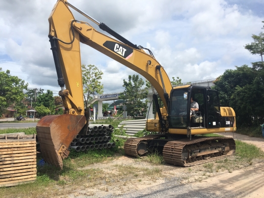 รถขุด CAT 320D GC สภาพเยี่ยม ใช้งานน้อย เพียง 3,200 ชม. รถขุด CAT 320D GC สภาพเยี่ยม ใช้งานน้อย เพียง 3,200 ชม.