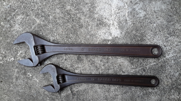 ประแจเลื่อน BAHCO V-STEEL 12",15" ขายเป็นคู่ครับ ประแจเลื่อน BAHCO V-STEEL 12",15" ขายเป็นคู่ครับ