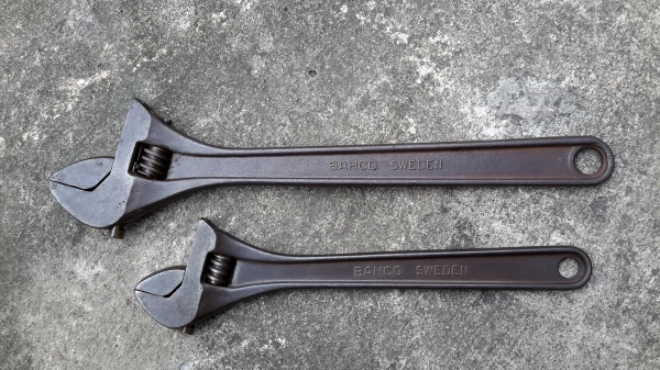 ประแจเลื่อน BAHCO V-STEEL 12",15" ขายเป็นคู่ครับ ประแจเลื่อน BAHCO V-STEEL 12",15" ขายเป็นคู่ครับ