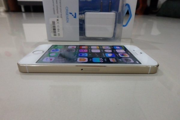 iphone 5S 16 GB ของแท้ สีทอง สภาพใหม่ มีที่ชาร์ ส่งฟรี
