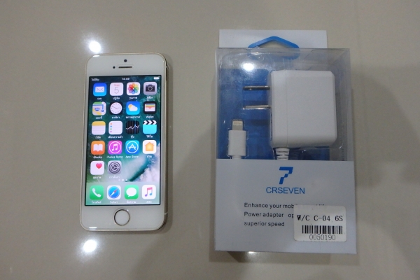 iphone 5S 16 GB ของแท้ สีทอง สภาพใหม่ มีที่ชาร์ ส่งฟรี