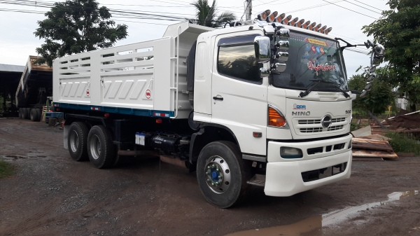 ขายครับ 380 ปี 52 ดั้มสามมิตร สวยจัด ยางเต็ม ขายครับ 380 ปี 52 ดั้มสามมิตร สวยจัด ยางเต็ม