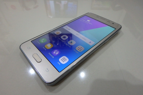 Samsung Galaxy J2 Prime สีทอง สภาพใหม่มาก มีประกันถึง เม.ย. 61 ส่งฟรี