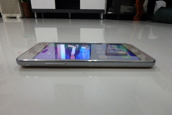 Samsung Galaxy J2 Prime สีทอง สภาพใหม่มาก มีประกันถึง เม.ย. 61 ส่งฟรี