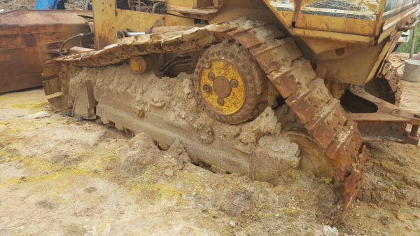 ขาย รถแทรคเตอร์ CAT D5M ตีนไก่ เครื่องดี ช่วงล่างเต็ม รถพร้อมใช้งาน เอกสารเล่มทะเบียนครบ