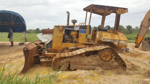 ขาย รถแทรคเตอร์ CAT D5M ตีนไก่ เครื่องดี ช่วงล่างเต็ม รถพร้อมใช้งาน เอกสารเล่มทะเบียนครบ
