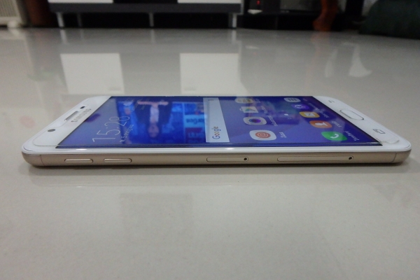 Samsung Galaxy J7 Prime ทอง สภาพใหม่ ยกกล่อง ติดฟีล์มแล้ว ประกันศูนย์ถึง เม.ย.61 ส่งฟรี