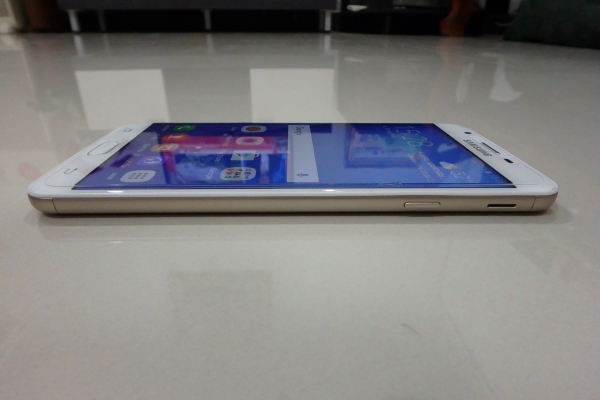 Samsung Galaxy J7 Prime ทอง สภาพใหม่ ยกกล่อง ติดฟีล์มแล้ว ประกันศูนย์ถึง เม.ย.61 ส่งฟรี