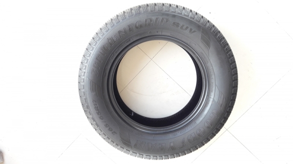 ยาง265/65/17 ปี16 GOOD YEAR EFFICIENTGRIP SUV 4 เส้น ยาง265/65/17 ปี16 GOOD YEAR EFFICIENTGRIP SUV 4 เส้น