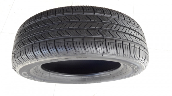 ยาง225/65/17  ปี15 SAILUN ATREZZO  2 เส้น