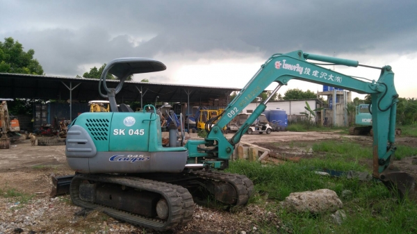 รถแบคโฮ KOBELCO SK045 ใบมีด 6 ทิศทาง มีเอกสารใบอินวอยซ์ ชุดจดทะเบียน สภาพพร้อมใช้งาน