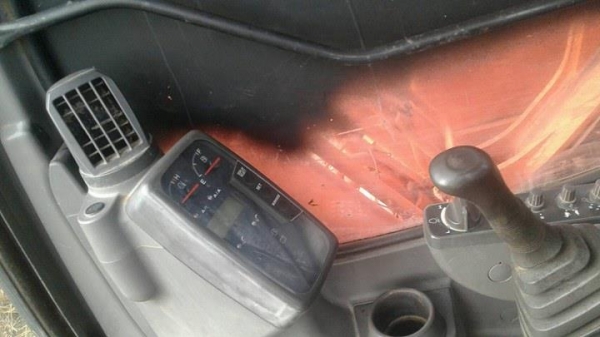 ็HITACHI ZX 200-1 ราคา 1,100,000