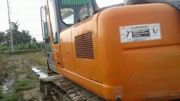 ็HITACHI ZX 200-1 ราคา 1,100,000