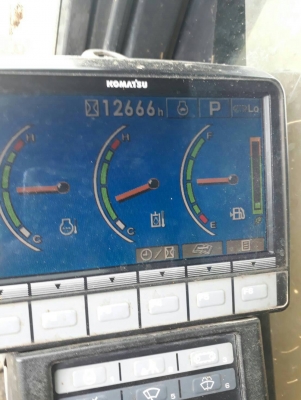รถขุด KOMATSU PC200-8