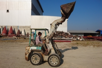 ขายรถตักล้อยาง KOMATSU SK08 (สภาพดี ราคาถูกถูก)