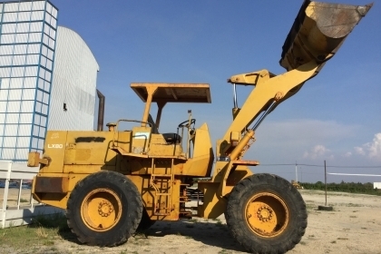 ขายรถตักล้อยาง HITACHI LX80 (สภาพดี)