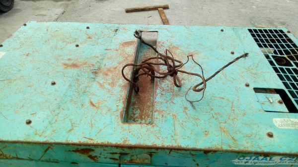 ปั้มลม DIS130ES นำเข้า เครื่องสวยสภาพดี เครื่องปั้มสกูลดี ไม่รั่วซึม เครื่องปี 2007 สภาพสวยมาก ไม่เชื่อลองมาทดสองเครื่องดูได้  โทร 061-4194021 พรภวิษย์