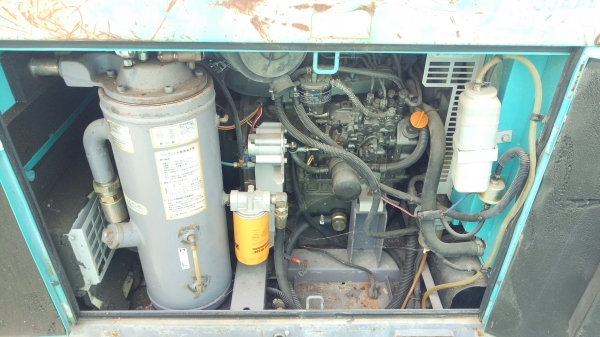 ปั้มลม DIS130ES นำเข้า เครื่องสวยสภาพดี เครื่องปั้มสกูลดี ไม่รั่วซึม เครื่องปี 2007 สภาพสวยมาก ไม่เชื่อลองมาทดสองเครื่องดูได้  โทร 061-4194021 พรภวิษย์