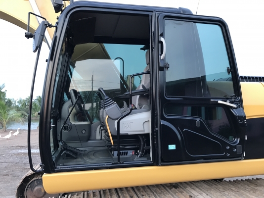 ขาย CAT320D สวยใส ไร้ที่ติ 2890 ชั่วโมง รถสวยมากเดิมๆทั้งคัน งานเบาๆ สนใจติดต่อ 081-4283210 ไอดีไลน์ KOBELCO.14