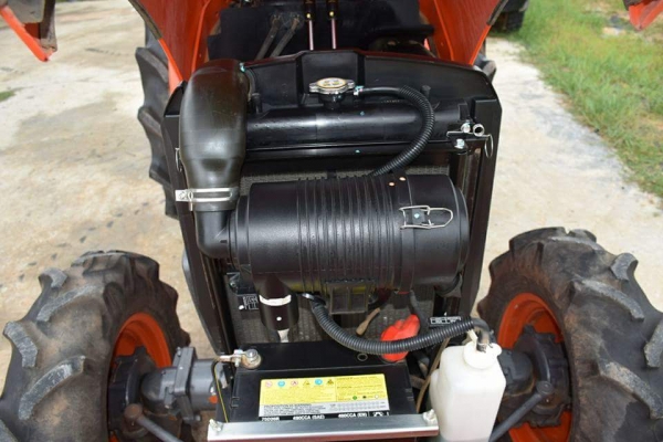 ขาย L3608SP รถปี 58 ใช้งาน 349 ชั่วโมง  ทุกอย่างเดิมสีเดิมจากโรงงานสภาพ 98\% ส่ำรถใหม่ พร้อมผานหน้า + โรตารี่ ตราช้าง  ราคา 365000 พร้อมส่ง สนใจ 084-5486359 สุชาติ  อ สนม จ สุรินทร์