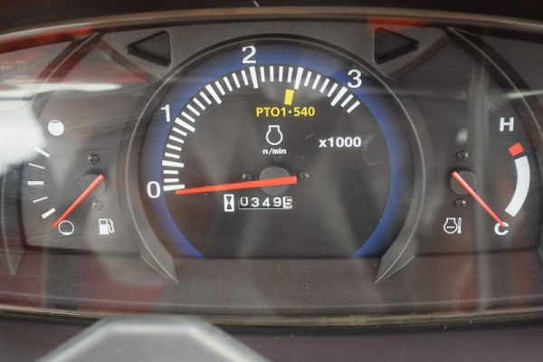 ขาย L3608SP รถปี 58 ใช้งาน 349 ชั่วโมง  ทุกอย่างเดิมสีเดิมจากโรงงานสภาพ 98\% ส่ำรถใหม่ พร้อมผานหน้า + โรตารี่ ตราช้าง  ราคา 365000 พร้อมส่ง สนใจ 084-5486359 สุชาติ  อ สนม จ สุรินทร์