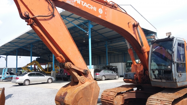 ขาย 950,000 HITACHI ZX 200-1 ไฟฟ้าครบ เครื่องดี ปั้มแรง เอวดี ช่วงล่างเต็มสวย เอกสารแจ้งจำหน่าย รถสวยพร้อมใช้ รถอยู่ ปทุมธานี 090-772-3710 090-772-3708