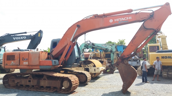 ขาย 950,000 HITACHI ZX 200-1 ไฟฟ้าครบ เครื่องดี ปั้มแรง เอวดี ช่วงล่างเต็มสวย เอกสารแจ้งจำหน่าย รถสวยพร้อมใช้ รถอยู่ ปทุมธานี 090-772-3710 090-772-3708