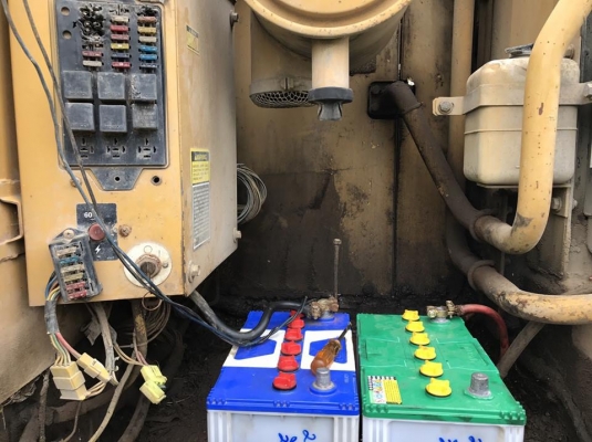 ขายรถแบ็คโฮ CAT320 V2 เอกสารเล่มทะเบียน จอดอยู่ ชุดไฟฟ้าอยู่ เอวมีขยับ ช่วงล่างตามสะภาพ รถใช้งานได้ ตามสภาพ