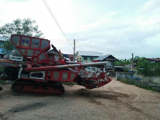 ขายรถเกี่ยวข้าว ศักดิ์พัฒนาปี52 SS300 อุ้ม1.5ตัน สภาพเดิมโรงงาน ช่วงล่างดี