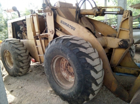 รถตัก KOMATSU 515. สนใจติดต่อ 081 - 6079515