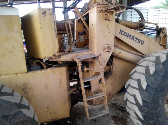 รถตัก KOMATSU 515. สนใจติดต่อ 081 - 6079515