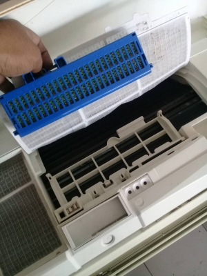 ขายเครื่องปรับอากาศ แคเรีย 9600 บีทียู สภาพดี ใช้มาปีกว่า ขาย 6500 บาท โทร.081-427-3041 ขายเครื่องปรับอากาศ แคเรีย 9600 บีทียู สภาพดี ใช้มาปีกว่า ขาย 6500 บาท โทร.081-427-3041