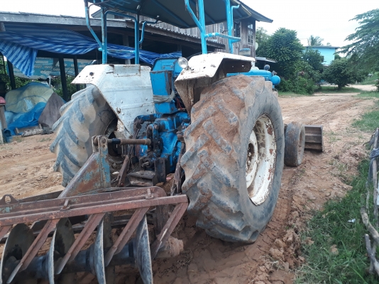 ขายรถไถ FROD 6600 เสื้อลาย เครื่องปั้มดี อุปกรณ์ ดันหน้า ผานหลัง เอกสารเล่มทะเบียน สนใจสอบถาม 093-0764943  088-3223272 k ตั้ม