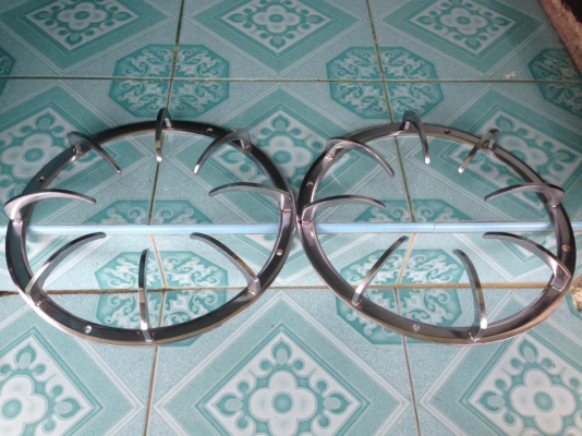 ครอบเลส12" ขายคู่ละ 350 บาท สนใจ0892425454 อยู่สระบุรี ครอบเลส12" ขายคู่ละ 350 บาท สนใจ0892425454 อยู่สระบุรี