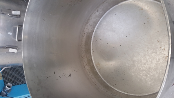 ถังสเตนเลสขนาดกว้าง 80 เซ็นติเมตรสูง 70 เซ็นติเมตรมี 4 ใบ ถังสเตนเลสขนาดกว้าง 80 เซ็นติเมตรสูง 70 เซ็นติเมตรมี 4 ใบ