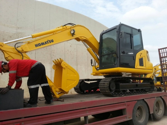 ขายรถขุดโคม้สสุขนาด70รุ่น8ใช้งาน3พันกว่าชม.1270000บาท