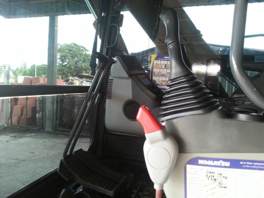 ขายรถขุดโคม้สสุขนาด70รุ่น8ใช้งาน3พันกว่าชม.1270000บาท