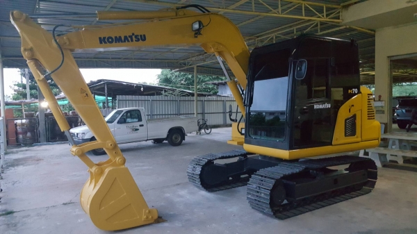 ขายรถขุดโคม้สสุขนาด70รุ่น8ใช้งาน3พันกว่าชม.1270000บาท