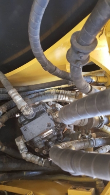 ขายรถขุดโคม้สสุขนาด70รุ่น8ใช้งาน3พันกว่าชม.1270000บาท