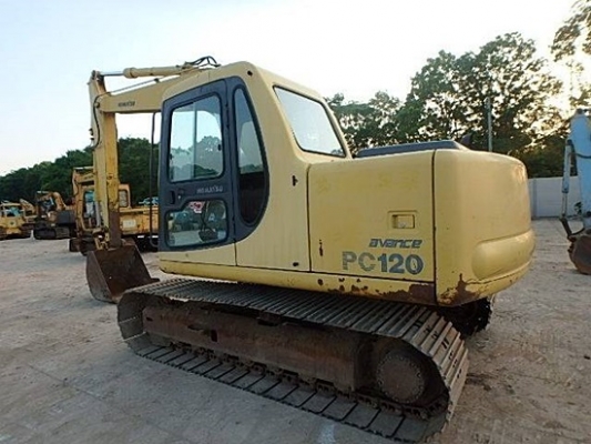 ขายรถขุดเก่าญี่ปุ่น komatsu 120-6 เครื่องยนต์โคมาสสุ รถสวยพร้อมใช้ สนใจติดต่อสอบถาม 092-3309229 อีด
