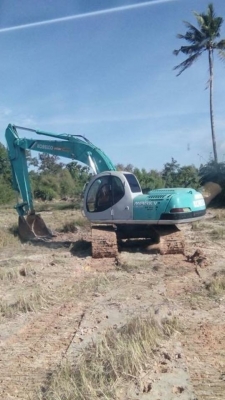 ขายรถแม๊คโค pc 200 ยี่ห้อโกเบลโก้