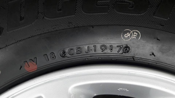 ขายล้อแม็กป้ายแดง dmax 15&quot; ยางปี17 สนใจติดต่อร้าน ก.เจริญการยางครับ 081-3747940