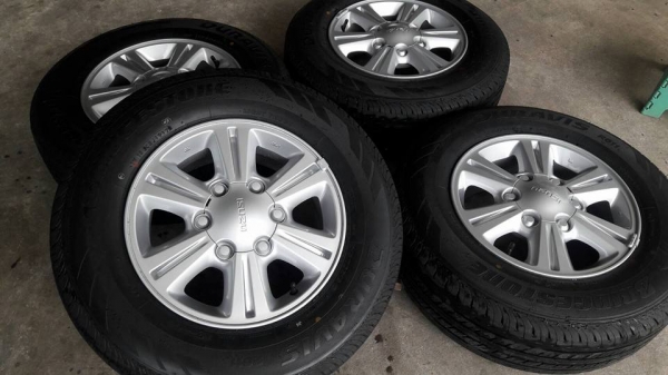 ขายล้อแม็กป้ายแดง dmax 15" ยางปี17 สนใจติดต่อร้าน ก.เจริญการยางครับ 081-3747940 ขายล้อแม็กป้ายแดง dmax 15" ยางปี17 สนใจติดต่อร้าน ก.เจริญการยางครับ 081-3747940