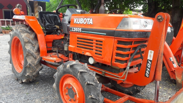 ขายรถไถL2605 (26แรง) 4wD 2เพลามีใบมีดผาลพรวนพร้อมใช่ครับ