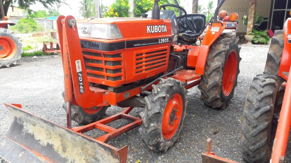 ขายรถไถL2605 (26แรง) 4wD 2เพลามีใบมีดผาลพรวนพร้อมใช่ครับ ขายรถไถL2605 (26แรง) 4wD 2เพลามีใบมีดผาลพรวนพร้อมใช่ครับ