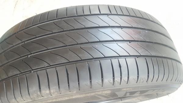 ขายยาง205/60/16 ปี 3215 MICHERLIN 3ST 4 เส้น