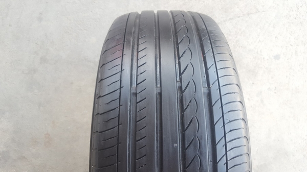 ขายยาง215/55/16 ปี 14 YOKOHAMA dB 2 เส้น